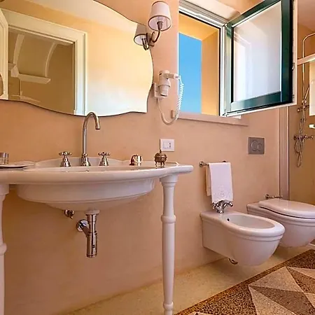 Palazzo Fasti Bed & Breakfast 4*